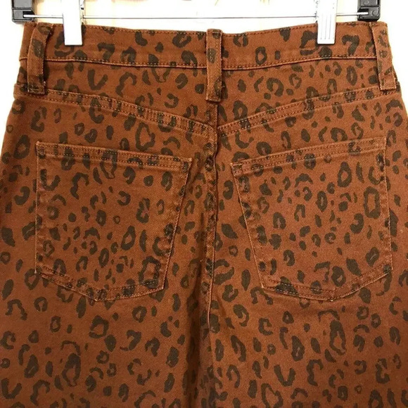 Universal Thread Vintage Straight Leopard Prints Women Jeans Size 2/26R - Picture 6 of 9